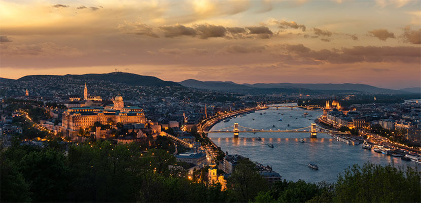 napfelkelte-gellert-hegy-panorama-corvin-hotel-budapest..jpg